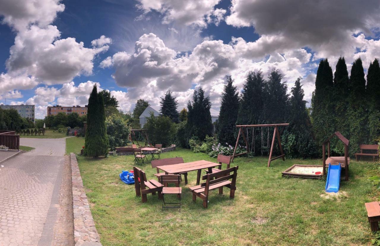 Pokoje Goscinne & Restauracja Pestka Choczewo Exterior foto
