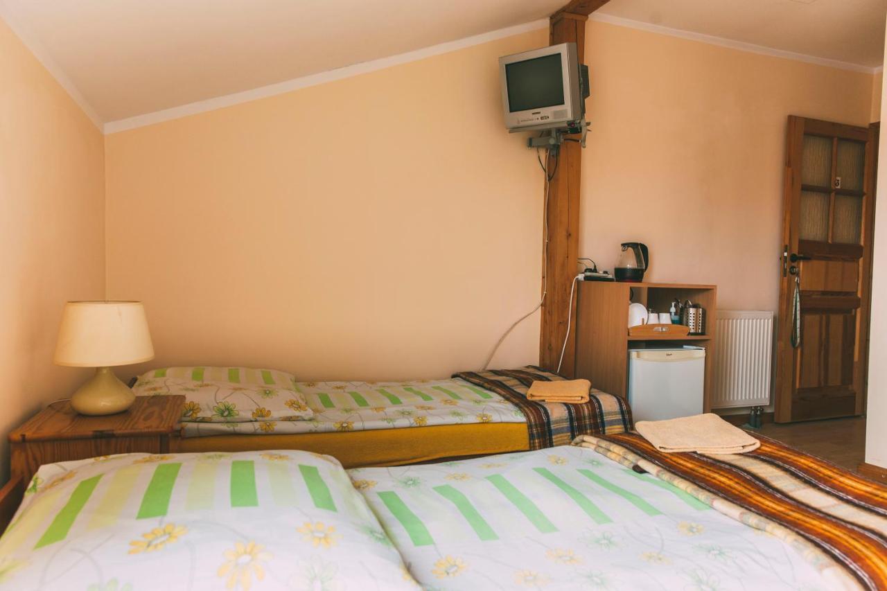 Pokoje Goscinne & Restauracja Pestka Choczewo Exterior foto