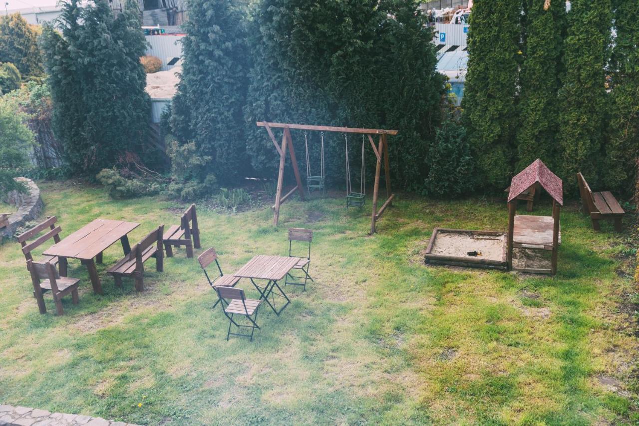 Pokoje Goscinne & Restauracja Pestka Choczewo Exterior foto
